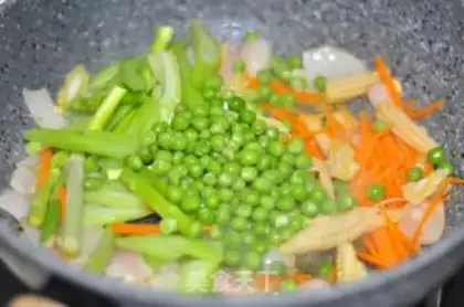 Make Fresh vegetables and pasta step 3