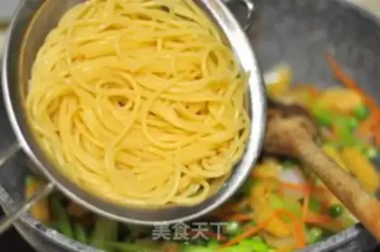 Make Fresh vegetables and pasta step 4