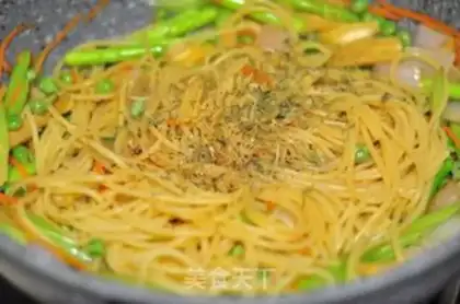 Make Fresh vegetables and pasta step 5