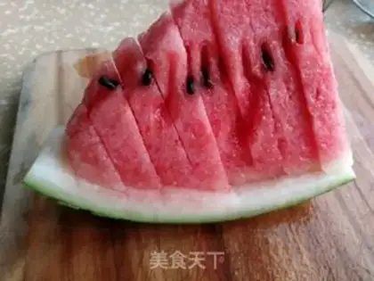 Make Flower cut watermelon step 7