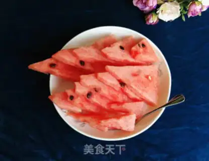 Make Flower cut watermelon step 8