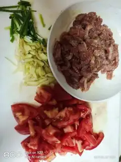 Make Beef fried tomatoes step 0