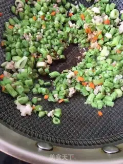 Make Bean meat sprouts across the water step 7