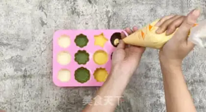 Make Homemade chocolate cracker ice cream step 7