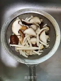 Make Twin mushroom soup step 2