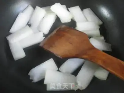 Make Pumpkin makes eggs step 2
