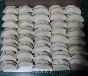 Make Celery pork dumplings step 9