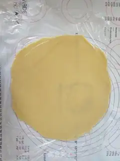 Make Caramel almond chocolate pie step 10