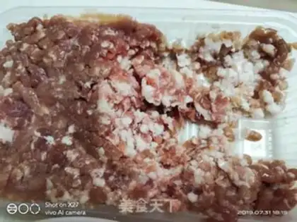 Make The meat and the old cucumber step 1