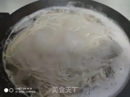 Make Tomato egg noodles step 8