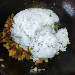 Make Curry beef fried rice step 6