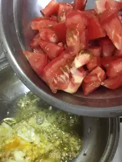 Make Tomato eggs for noodles step 4
