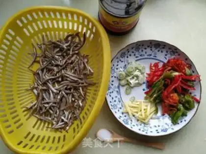 Make Spicy little fish step 3