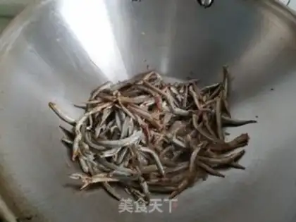 Make Spicy little fish step 4