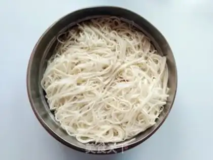 Make Three cold noodles step 4