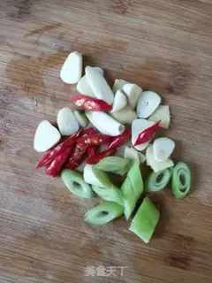 Make Red-fried fish step 1