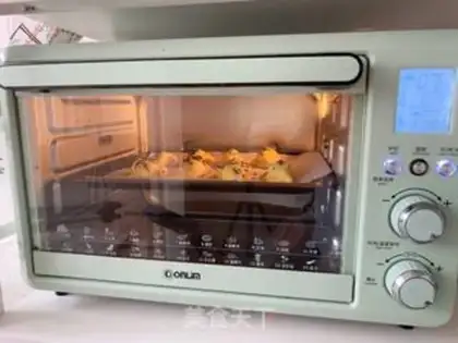Make Sweet pineapple pie step 6