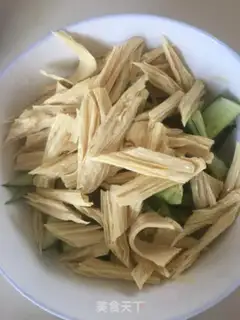 Make The cucumber cobbler step 1