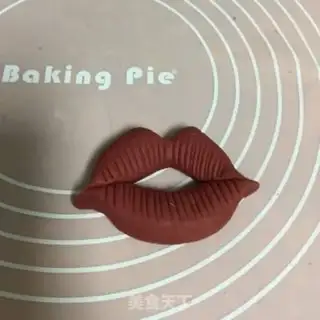 Make Red lips step 8