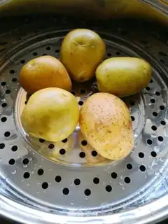 Make Old potato step 0