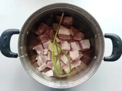 Make Beef hand noodles step 1