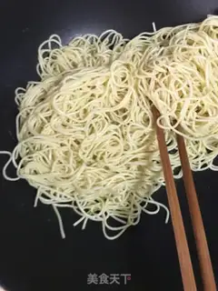 Make Black pepper beef noodles step 5