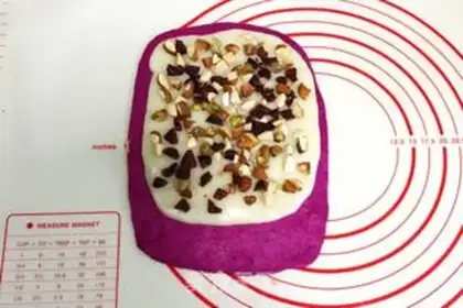 Make Flamingo sofa bread step 10