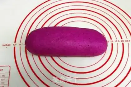 Make Flamingo sofa bread step 11