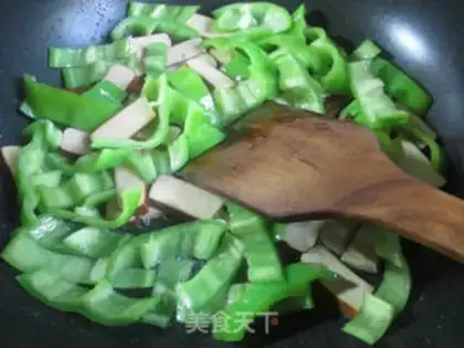 Make Egg-dried green pepper step 2