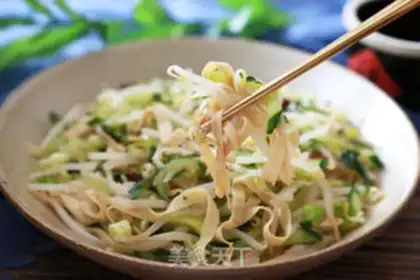 Make cucumber dry tofu bud step 5