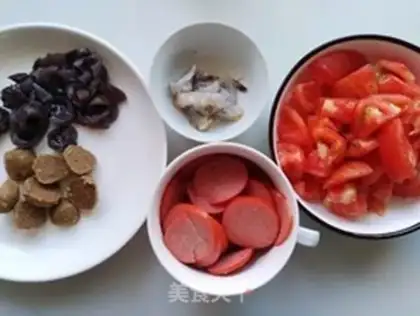 Make Potato sauce noodles step 1