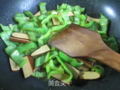 Make Egg-dried green pepper step 5