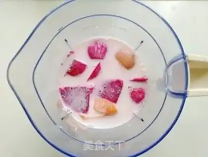 Make Flamingo ice cream shake step 2
