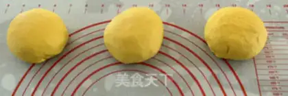 Make Homemade pumpkin noodles step 4