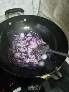 Make Fishballs, blue noodles step 4