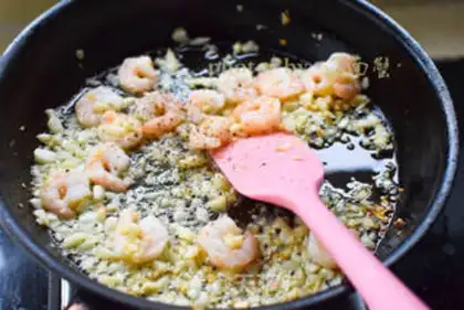 Make Garlic shrimp step 3