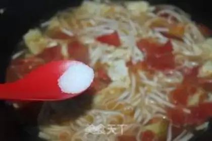 Make Tomato egg noodles step 8