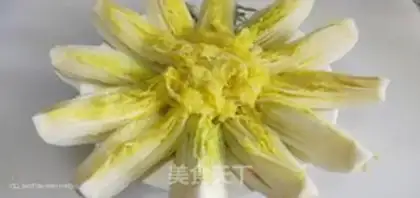 Make Garlic fan dolls step 4