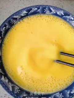 Make Autumn eggs step 1