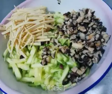 Make Spicy mushroom bean pellets step 3
