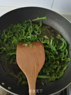 Make Spilled noodles with pepper step 4