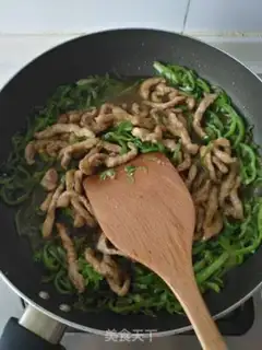 Make Spilled noodles with pepper step 5