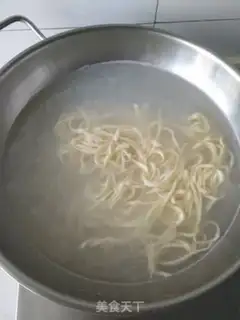 Make Spilled noodles with pepper step 6