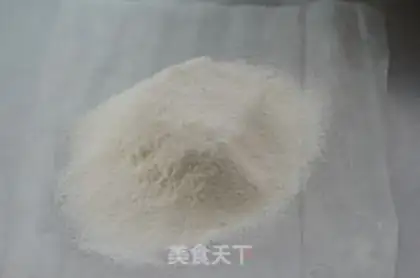 Make SIX-INCH KITTY STEAM CAKE step 1