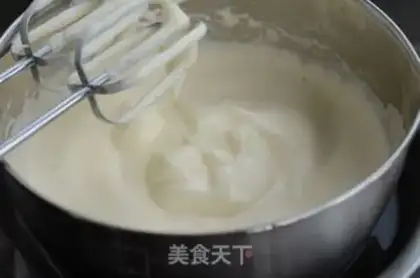 Make SIX-INCH KITTY STEAM CAKE step 4