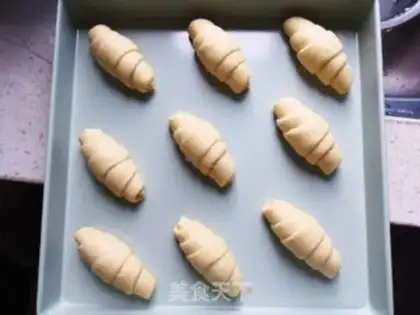 Make Corn-cracker rolls step 17