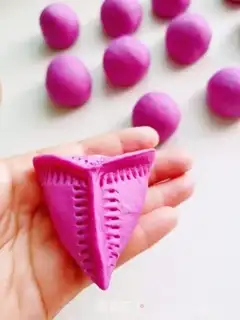 Make Flaming Dragon Sugar Triangle step 13