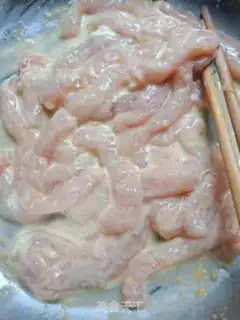 Make Tomato sauce spicy meat step 2