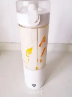 Make Mango milkshake step 1