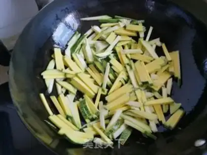 Make Pumpkin fried meat step 3